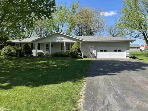 907 Houston Ave, Denmark, IA 52624