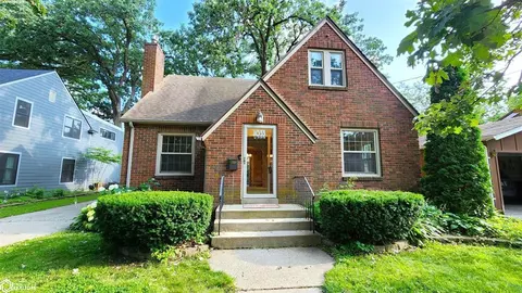1033 W State St, Mason City, IA 50401