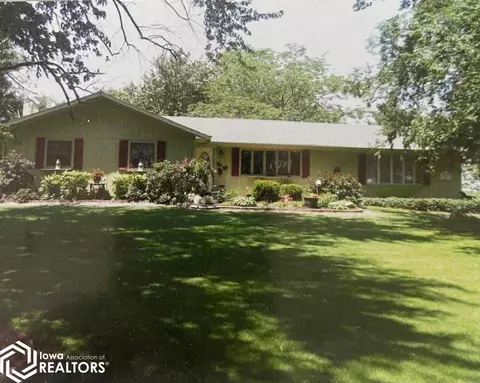 110 W 4th St N, Exline, IA 52555