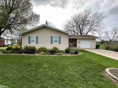 223 N 17th St, Chariton, IA 50049