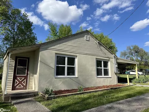 1011 Walnut, Carthage, IL 62321 photo 1