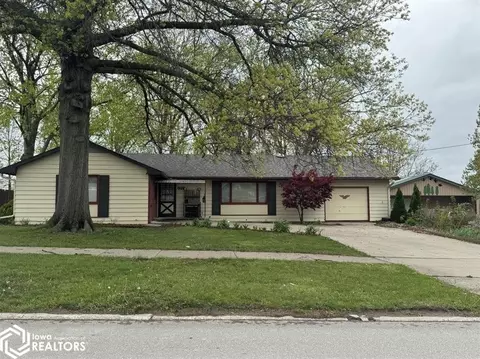 926 S Main St, Centerville, IA 52544