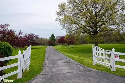 216 Bryan Rd, Ottumwa, IA 52501