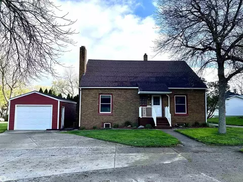 118 W 1st St, Carroll, IA 51401