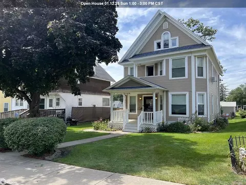 1610 8 Ave, Belle Plaine, IA 52208