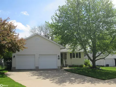 2310 S 4th St, Burlington, IA 52601