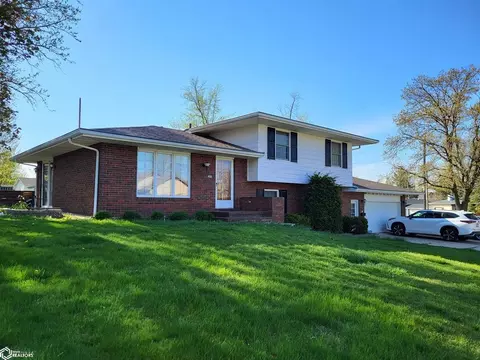2101 Vermillion Ln, Marshalltown, IA 50158