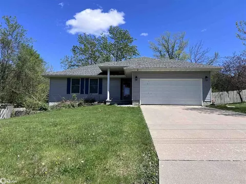 209 N Jackson St, Osceola, IA 50213