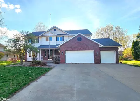 4 Deer Creek Ct, Mason City, IA 50401