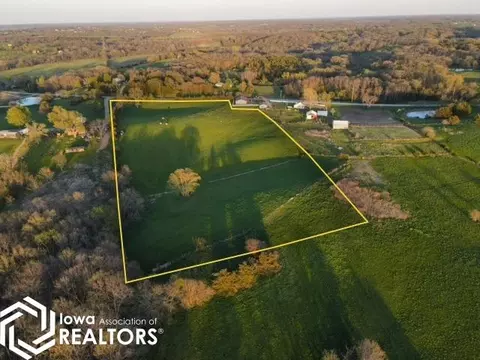 5402 Lake Rd, Ottumwa, IA 52501