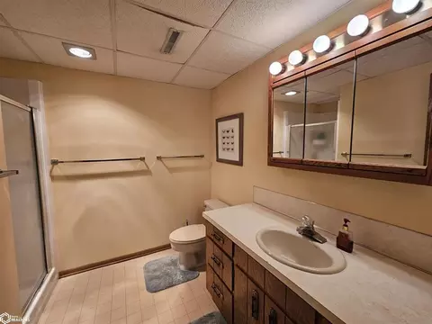 Bath - 1503 Olive St, Carroll, IA 51401 photo 2 of 2