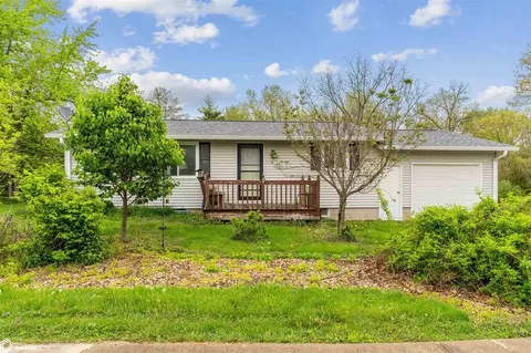 5816 Hunt Rd, Burlington, IA 52601