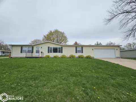 901 S Washington St, Lake Mills, IA 50450