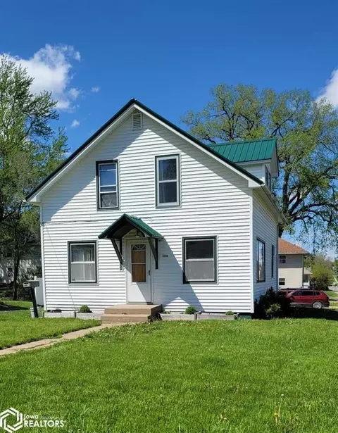 1119 2nd Ave E, Oskaloosa, IA 52577