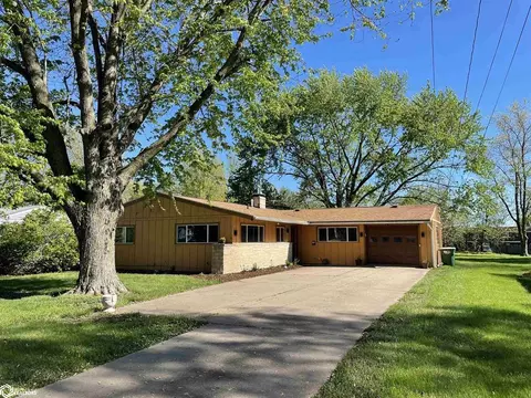 300 E Fillmore Ave, Fairfield, IA 52556