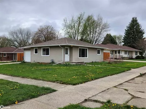 404 Arizona Ave NW, Orange City, IA 51041