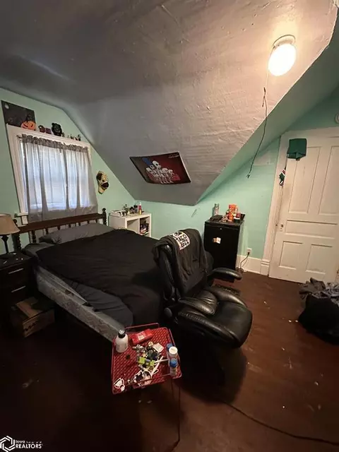 Bedroom - 1007 7th St, Corning, IA 50841 photo 3 of 3