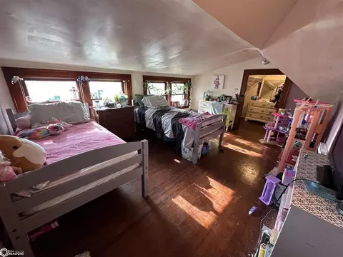 Bedroom - 1007 7th St, Corning, IA 50841 photo 2 of 3