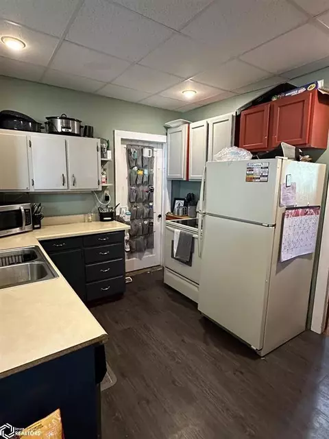 Kitchen - 1007 7th St, Corning, IA 50841 photo 1 of 2