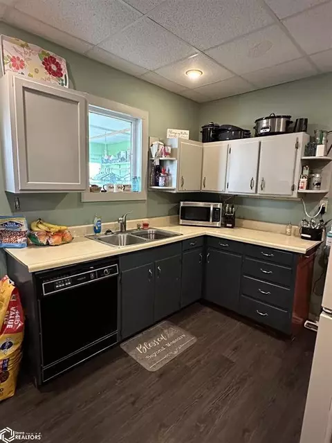 Kitchen - 1007 7th St, Corning, IA 50841 photo 2 of 2