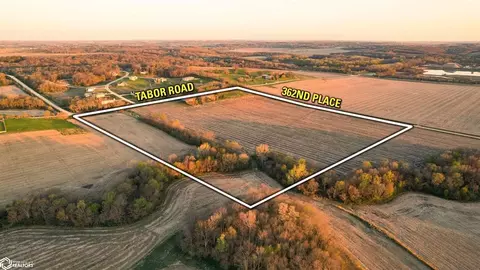 137 Th St, Van Meter, IA 50072 photo 3