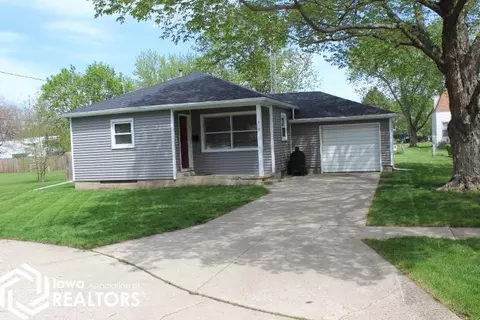 919 3rd St NE, Hampton, IA 50441