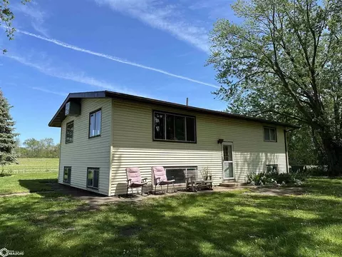 29127 Route J40, Bonaparte, IA 52620