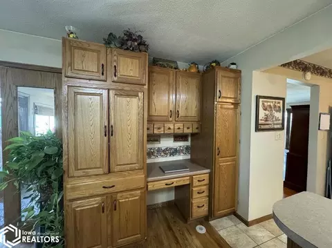 Kitchen - 1521 E Grant, Centerville, IA 52544 photo 6 of 8