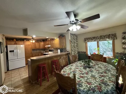 Dining - 1521 E Grant, Centerville, IA 52544 photo 6 of 7