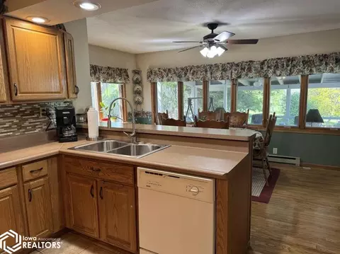 Kitchen - 1521 E Grant, Centerville, IA 52544 photo 3 of 8