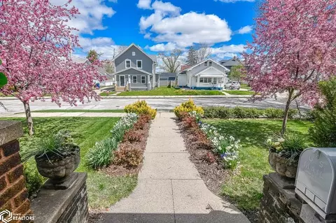 7 S 8th St, Marshalltown, IA 50158