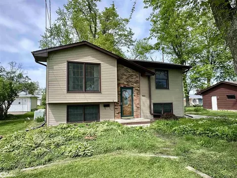 1823 8th Ave, Grinnell, IA 50112