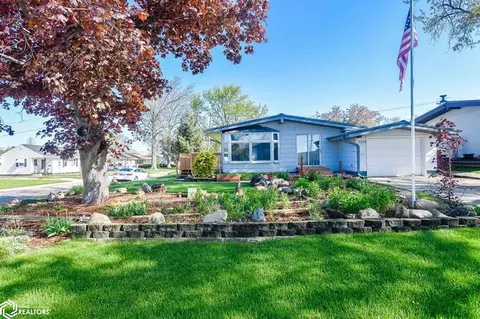 1502 Laurel Dr, Marshalltown, IA 50158
