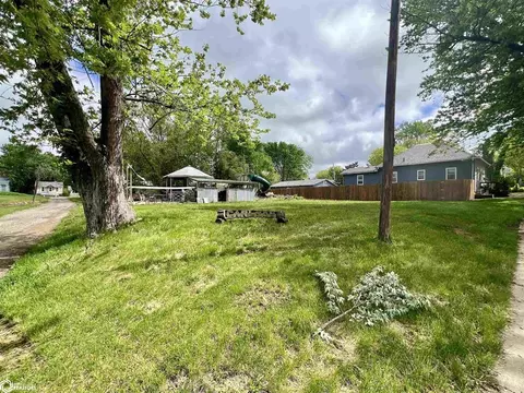 609 W Jefferson Ave, Fairfield, IA 52556
