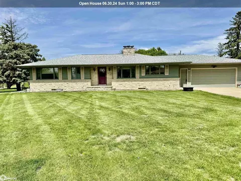 118 Fairway Dr, Clear Lake, IA 50428