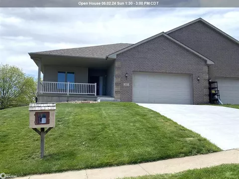 2011 Bailey Dr, Marshalltown, IA 50158
