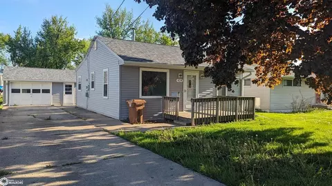 424 8th Ave, Grinnell, IA 50112