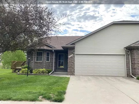 2116 Edgebrook Dr, Marshalltown, IA 50158