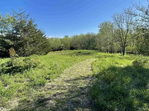 1706 Clearview Dr, Fairfield, IA 52556