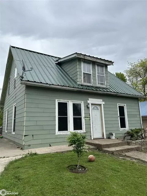 408 Washington St, Bonaparte, IA 52620