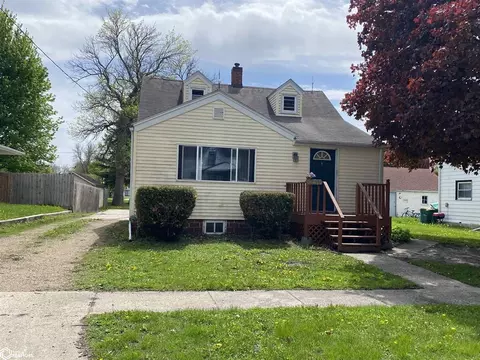 406 E Main St, Klemme, IA 50449