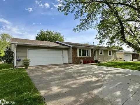 733 Alta Vista Dr, Carroll, IA 51401