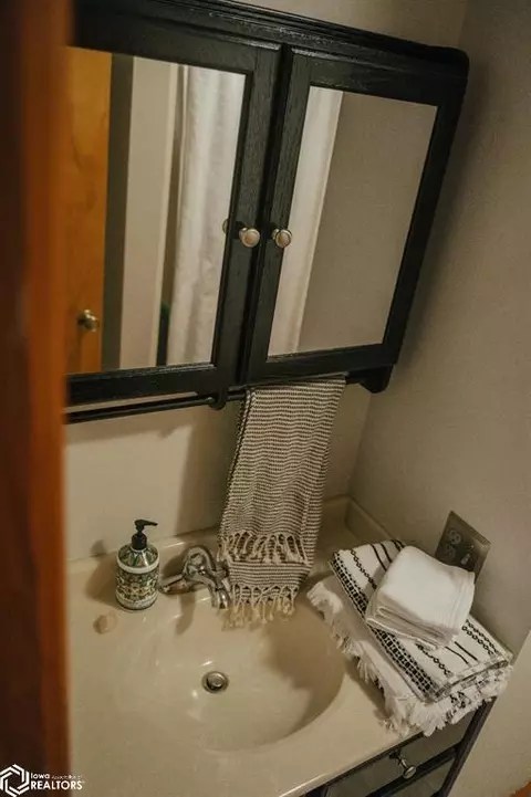 Bath - 1040 Washington Ave, Bennett, IA 52721 photo 1 of 1