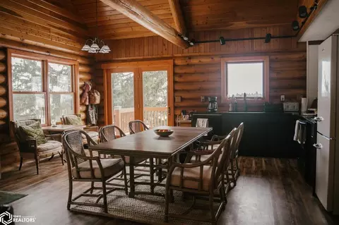 Dining - 1040 Washington Ave, Bennett, IA 52721 photo 4 of 5