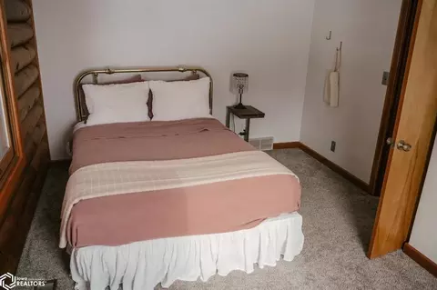 Bedroom - 1040 Washington Ave, Bennett, IA 52721 photo 3 of 8