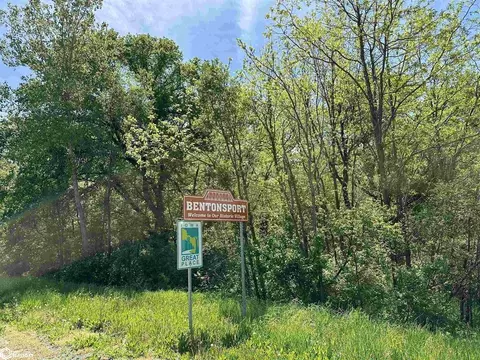 J40 Bentonsport Rd, Keosauqua, IA 52565