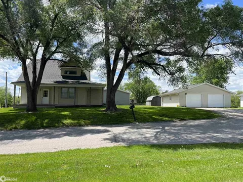 703 Benton Ave W, Albia, IA 52531