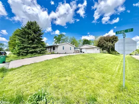 202 W Grant St, Bloomfield, IA 52537