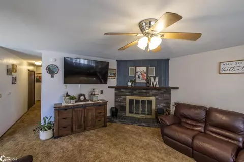 516 1st St, Fontanelle, IA 50846