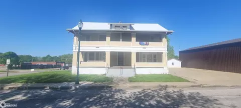 102 N 12th St, Centerville, IA 52544